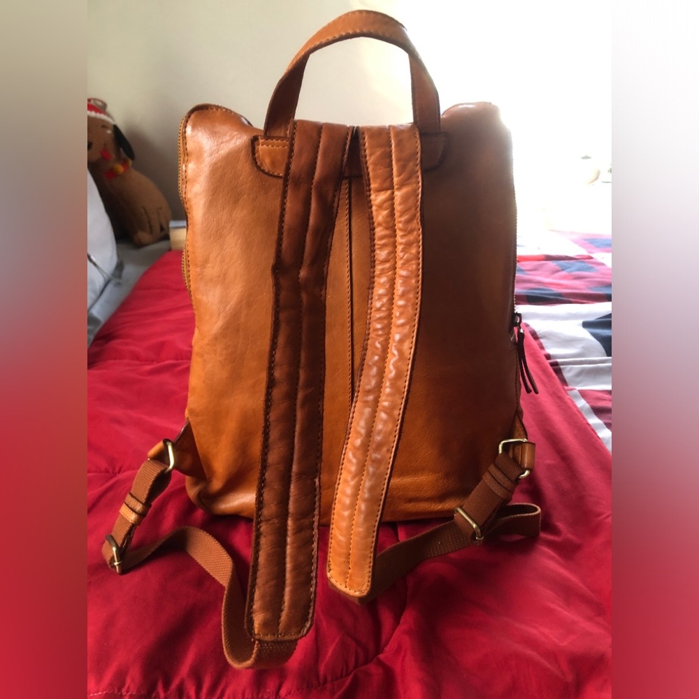 Leather backpack - Picture 3 of 11